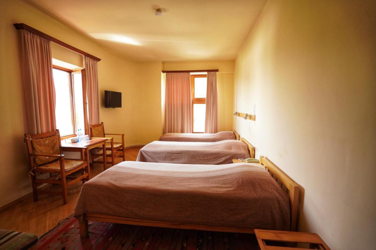 Hotel Mirhav Goris Exterior photo