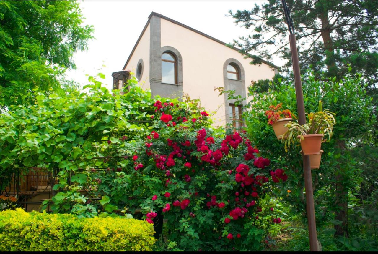 Hotel Mirhav Goris Exterior photo