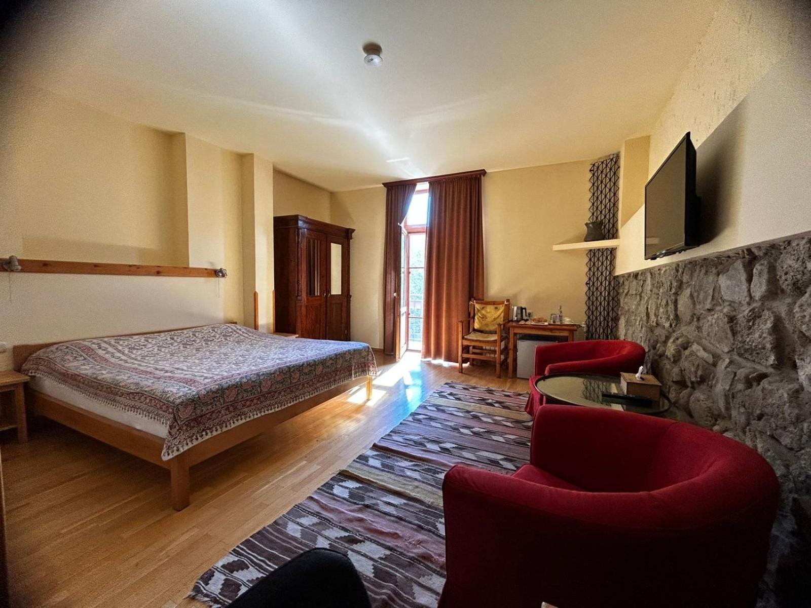 Hotel Mirhav Goris Exterior photo