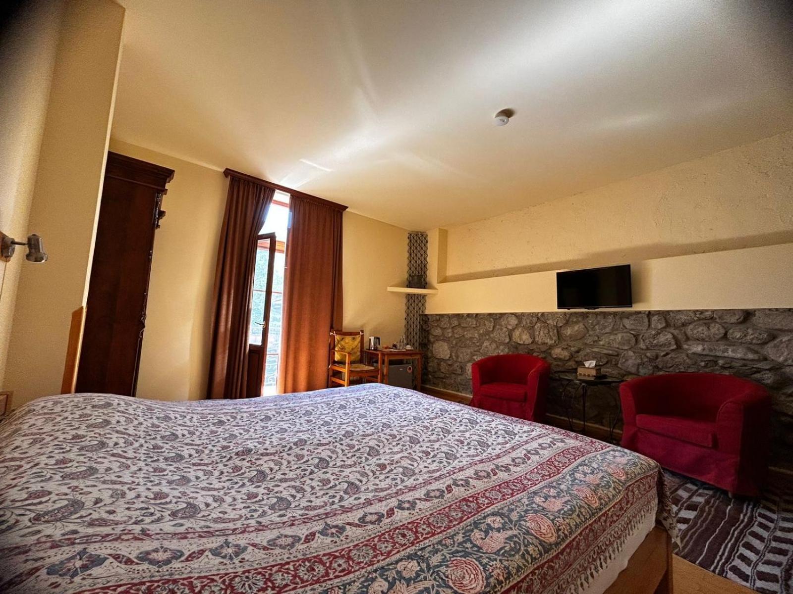 Hotel Mirhav Goris Exterior photo