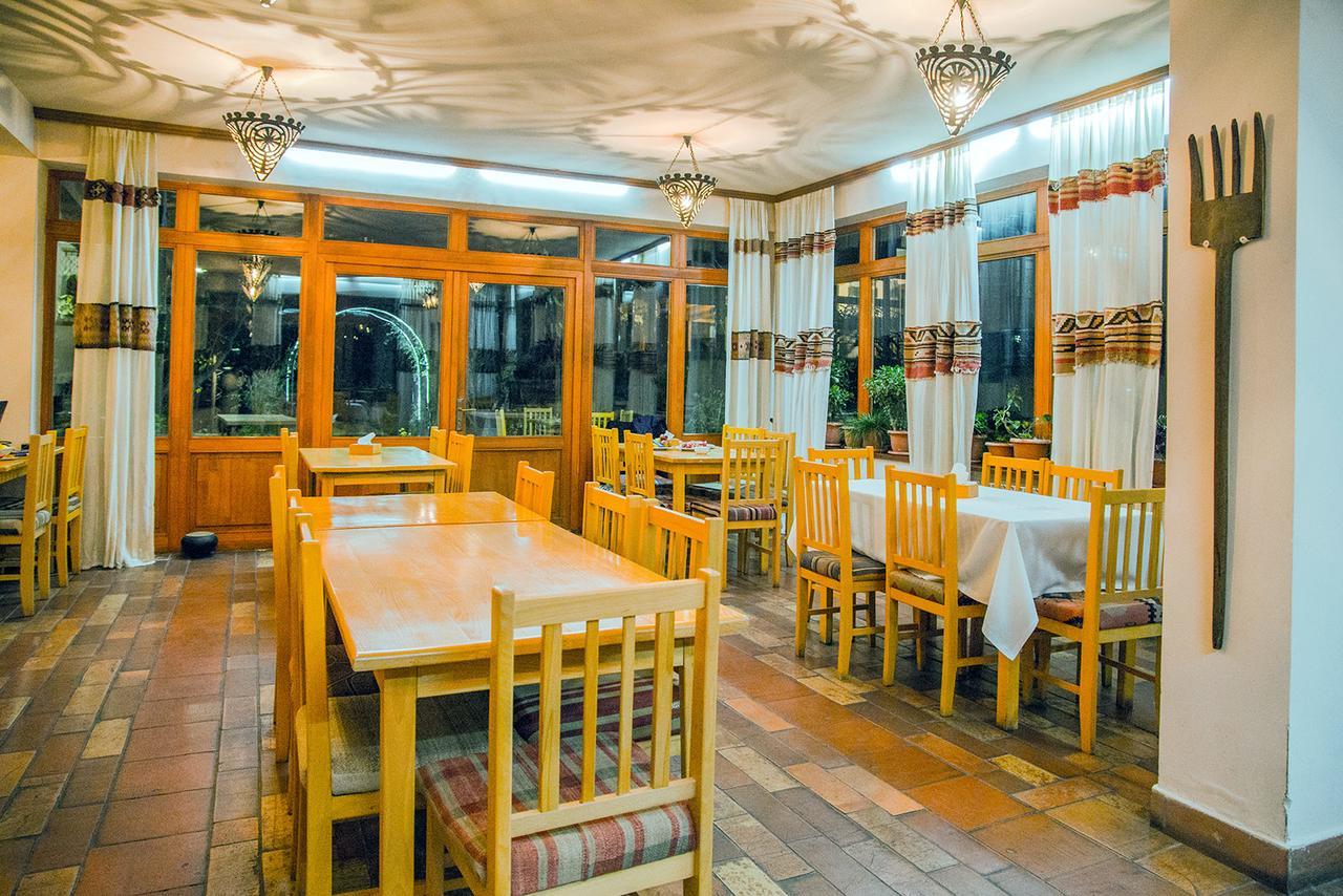 Hotel Mirhav Goris Exterior photo