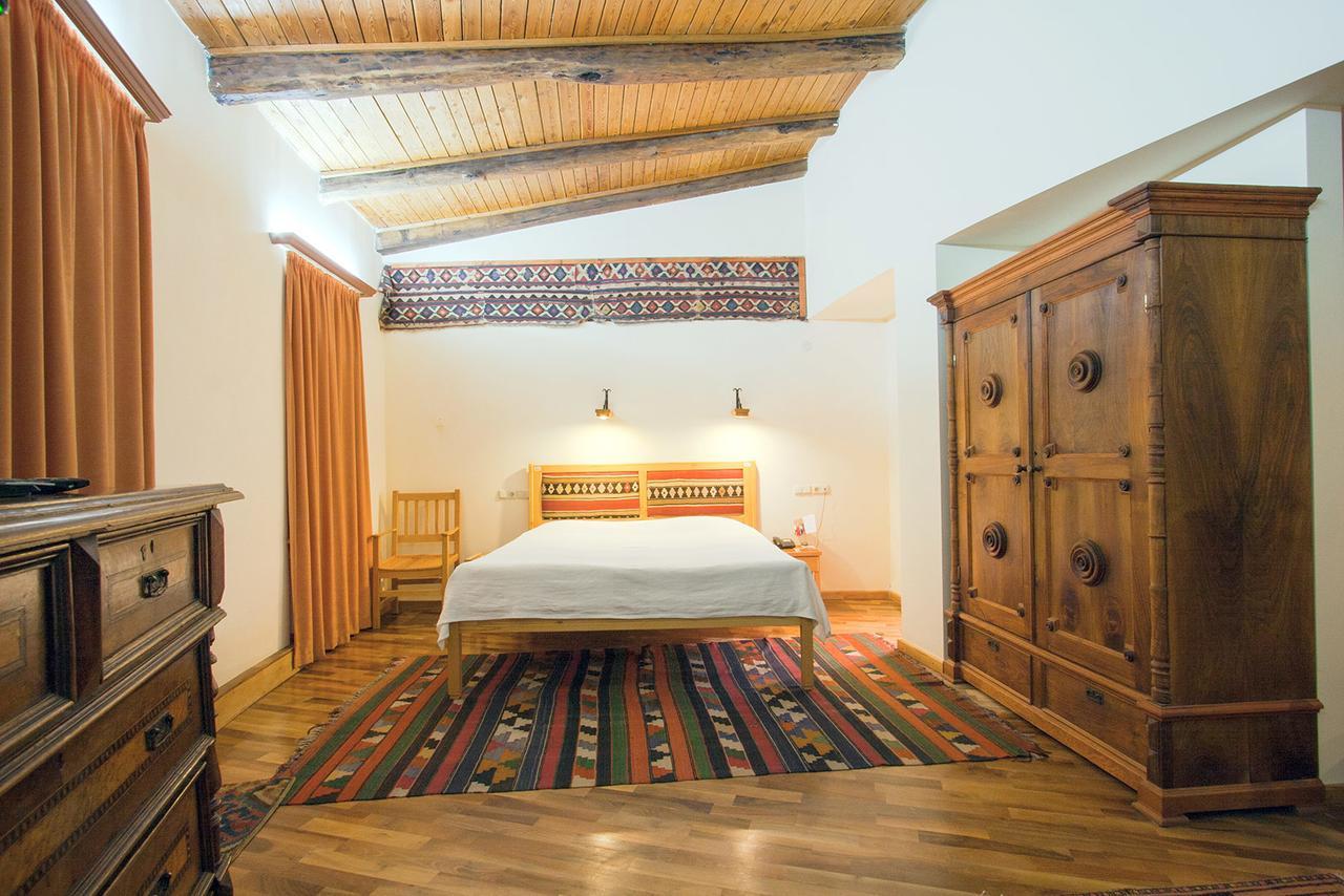 Hotel Mirhav Goris Exterior photo